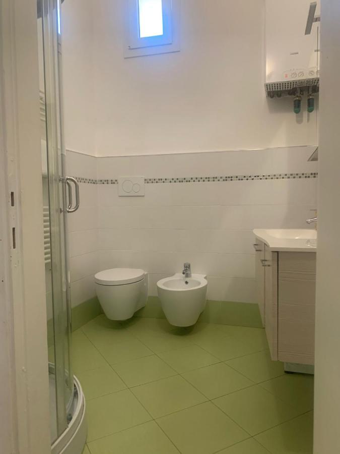 Odeon Apartment In Centro A Livorno Bagian luar foto